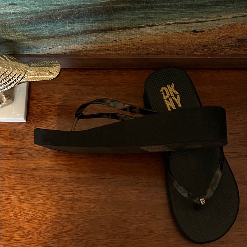 DKNY Black and Gold Flip Flops - Picture 2 of 4